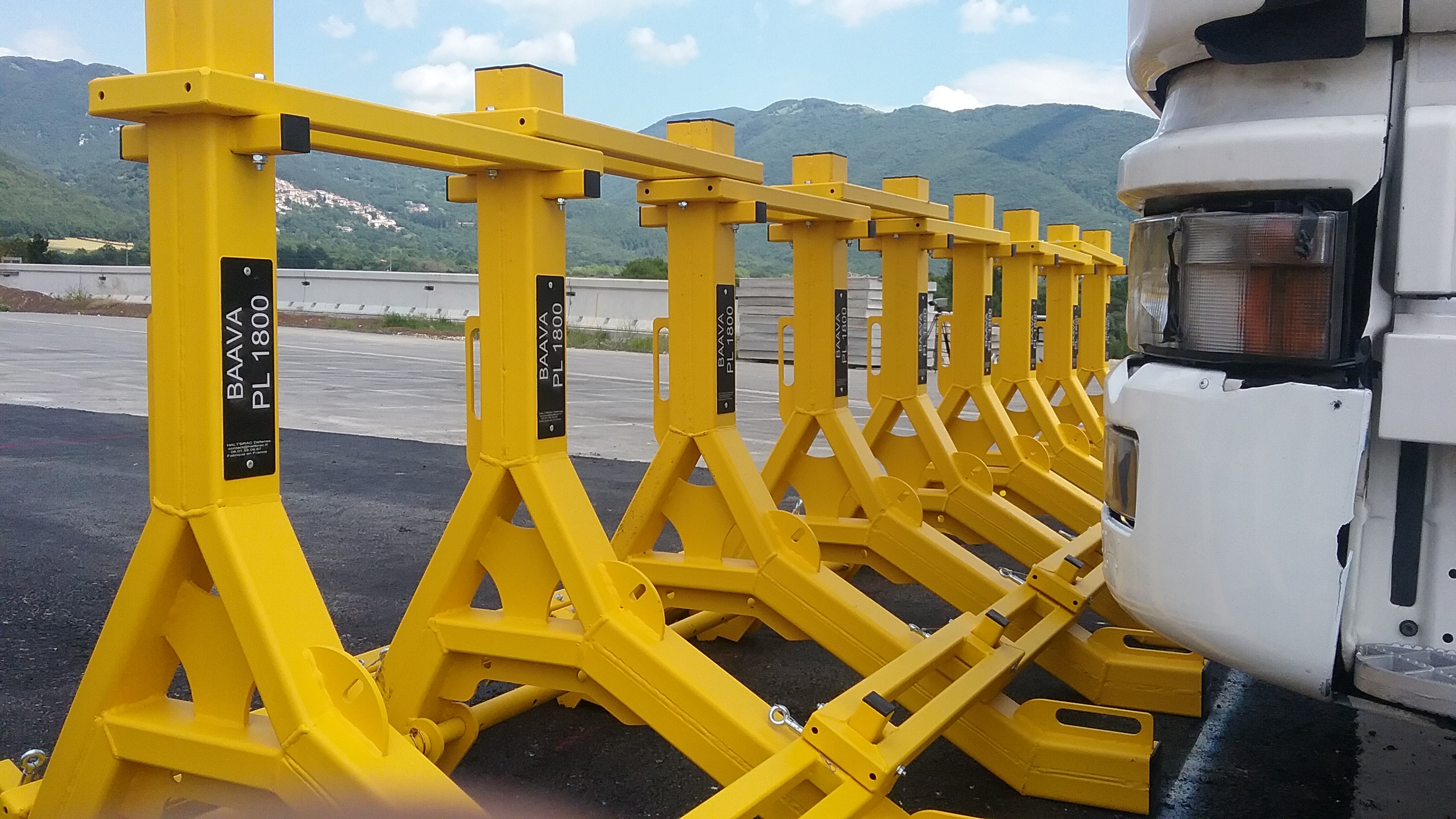 Barriere amovible anti-camion belier jusqu'à 18t, pour la protection du domaine public et des sites industriels - baava 1800pl_1
