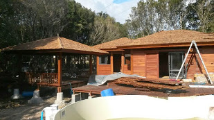 Chalet en bois plain-pied - 49 m² - en kit - toit multipente - bois exotique Merbeau - isolation RT2012_1