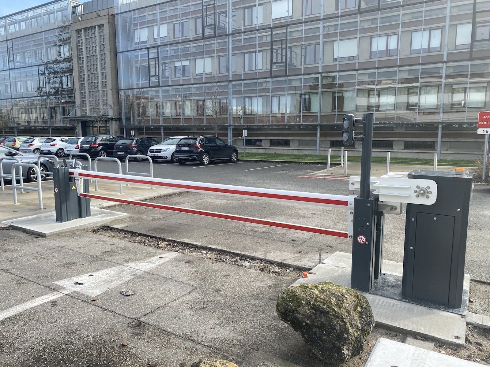 Barrière automatique levante de sécurité - Anti-véhicules-bélier, crash testée à 64 km/h, norme IWA 14-1 - AB-C65_1