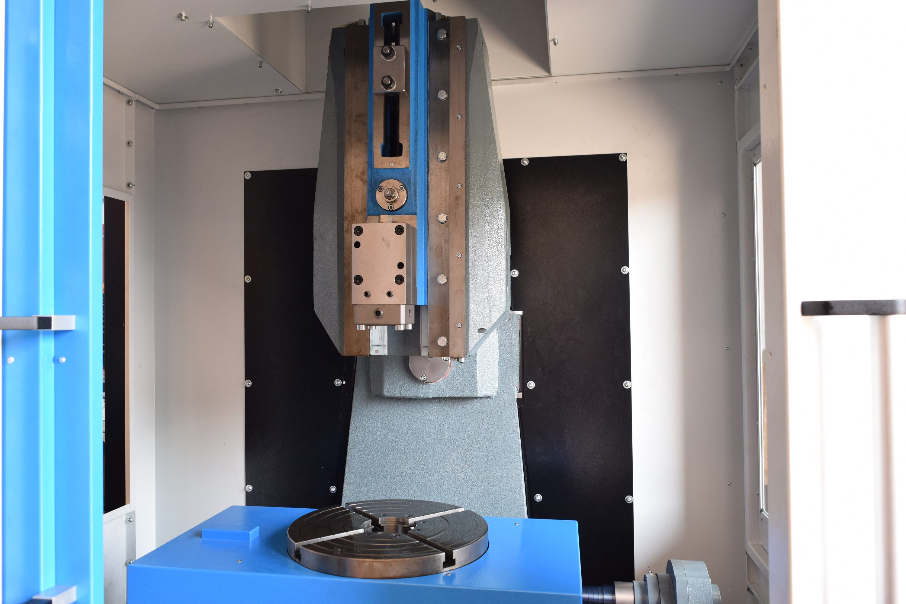 Mortaiseuse 3 axes numérisés CABE TTF 250 CNC - machine de démonstration_1