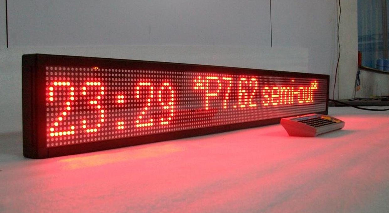 Journal lumineux LED à messages variables - usage intérieur et extérieur - FULL COLOR - programmation jusqu'à 24000 caractères_1