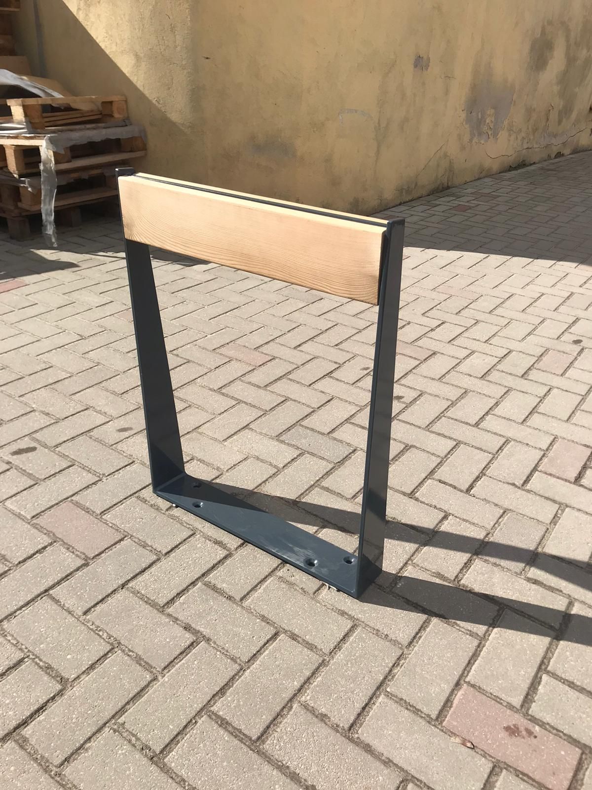 Support et appuis vélos en acier renforcé 8mm et bois de Mélèze - Design contemporain Wood City_2