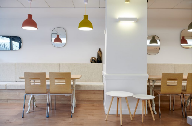 Éclairage de bureaux et d'espaces de travail - Plafonniers LED et autres solutions_1