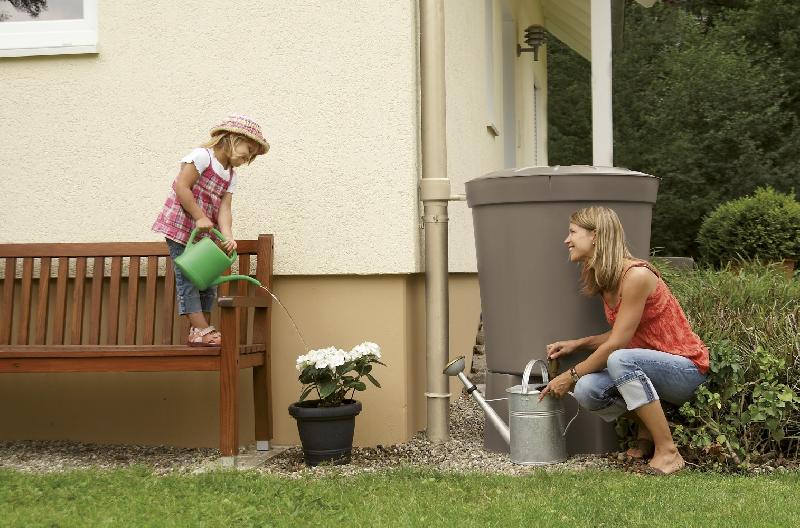 Récupérateur d'eau aérien GARANTIA - Cylindrique taupe - 300L avec couvercle et robinet PE_1