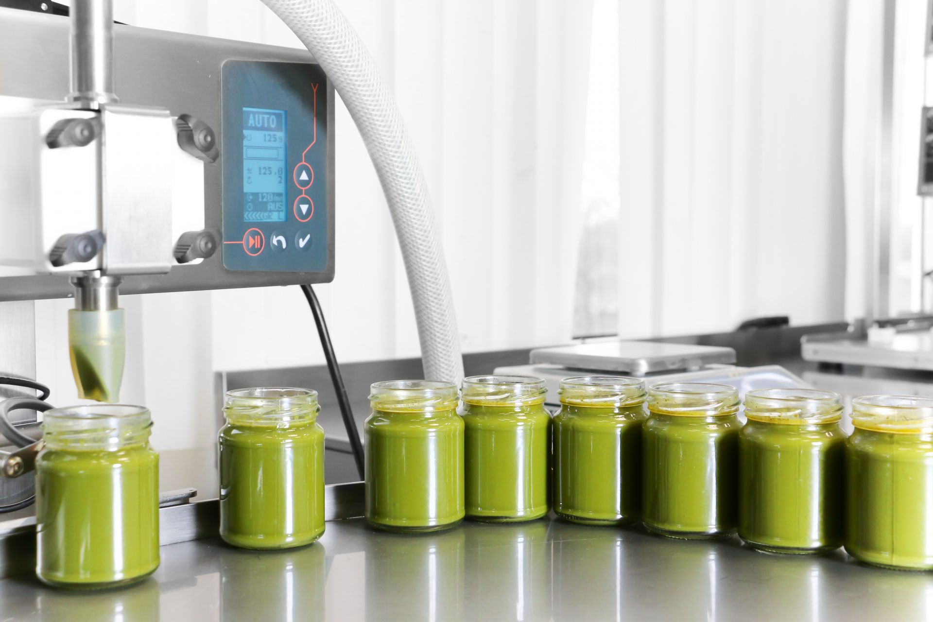 Remplisseuse semi-automatique de produits fluides et grumeleux FGY08 - contenants de 50 à 500 gr - débit jusqu'à 4,5 l/min_1