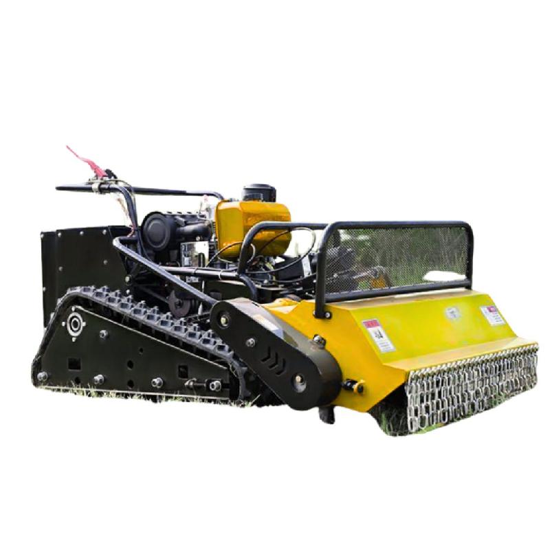 Débroussailleuse à fléaux télécommandée avec rendement de 5500 m²/h