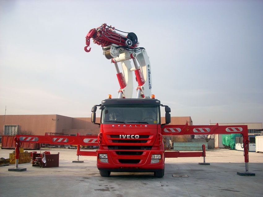 Série 135000 E ASC Plus - E9F184 - Grue auxiliaire Cormach - Pression 310 bar - Capacité 7700 kg - Longueur du bras hyd. 27540 mm_1