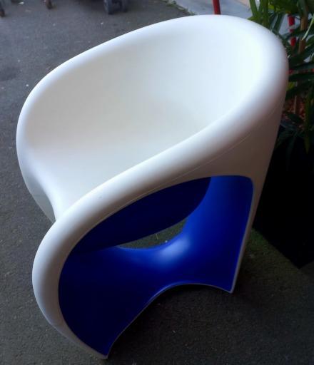 Fauteuil MT1 de Driade d'occasion - Design Ron Arad - Polyéthylène - Intérieur/Extérieur - 2005_1