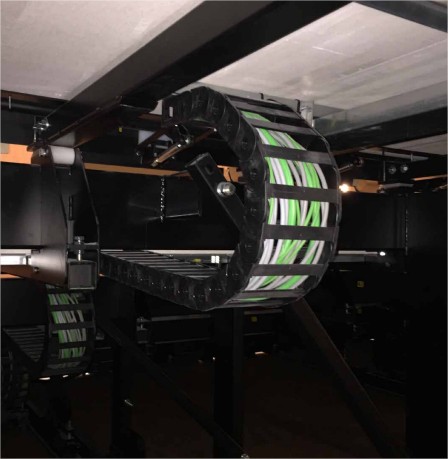 Tribunes mobiles semi-automatiques - à ouverture motorisée et ouverture des fauteuils manuels_2