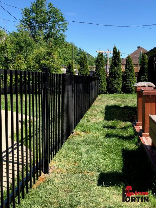 C4100 - clôture en aluminium - cloture fortin - barrotins  5/8'' x 5/8''_1