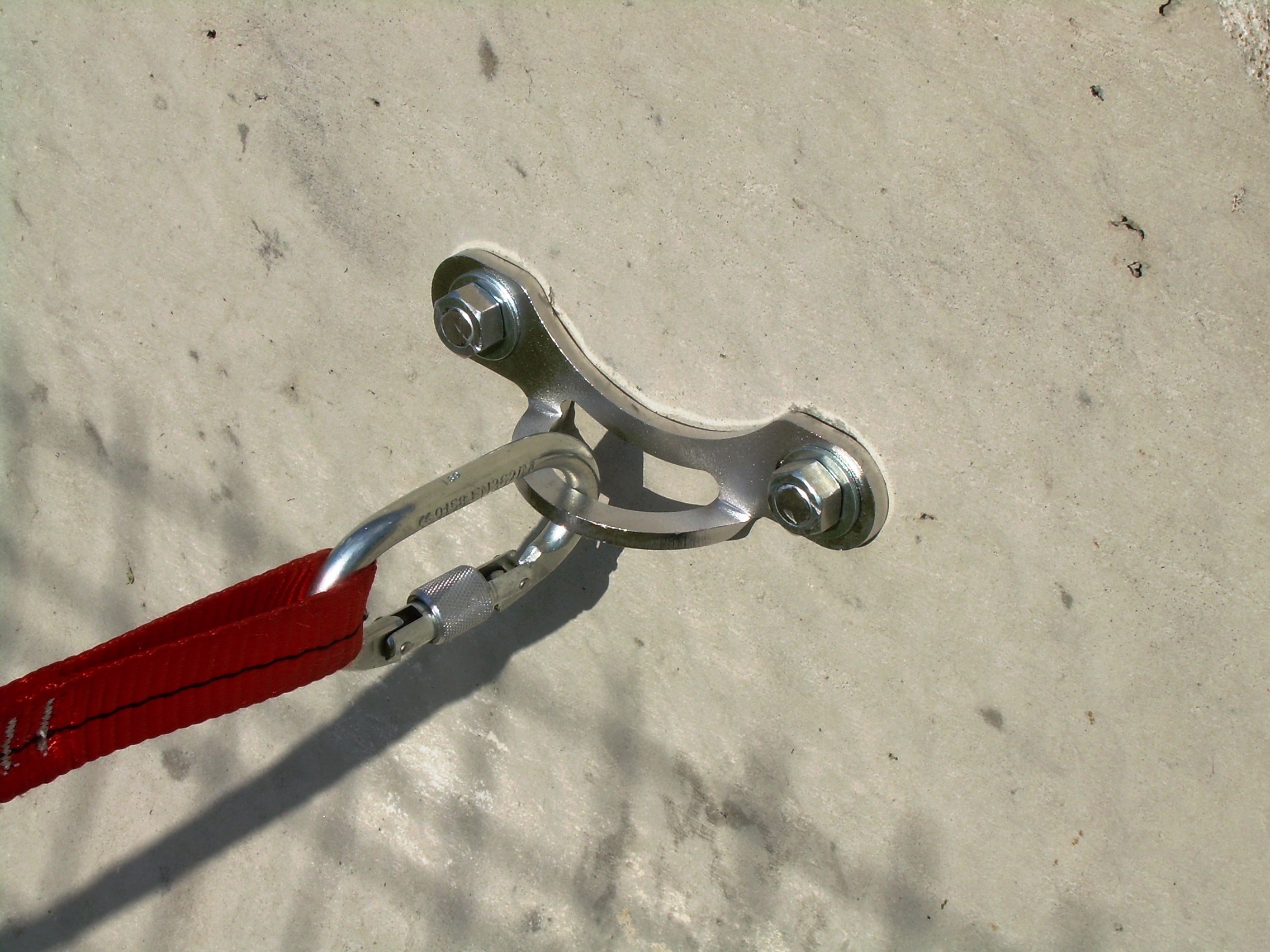 Platine d'ancrage en acier INOX conçue pour être fixée sur mur béton, structure métallique - Ancrage Fixe 2_1