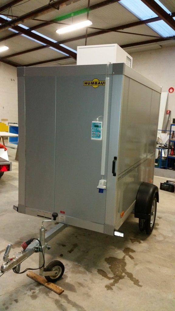 Remorque isotherme équipée d’un groupe frigorifique positif