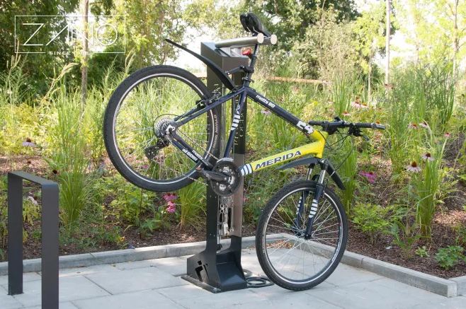 Borne de réparation pour vélo - Station de gonflage fonctionnelle et esthétique - Kangu 18.004 en tôle d'acier inoxydable_1