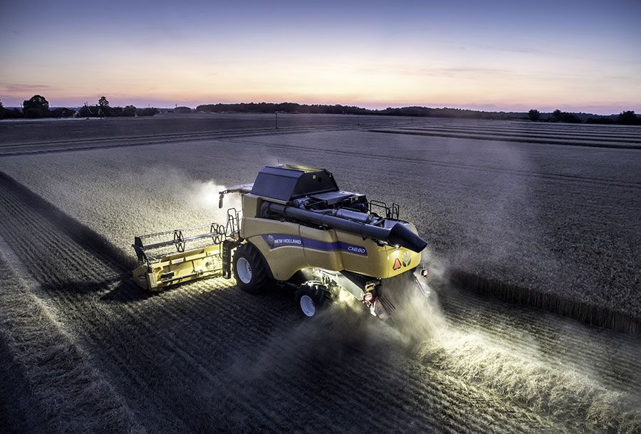 Cx8.90 moissonneuse batteuse - new holland - trémie (l) 12 500_1