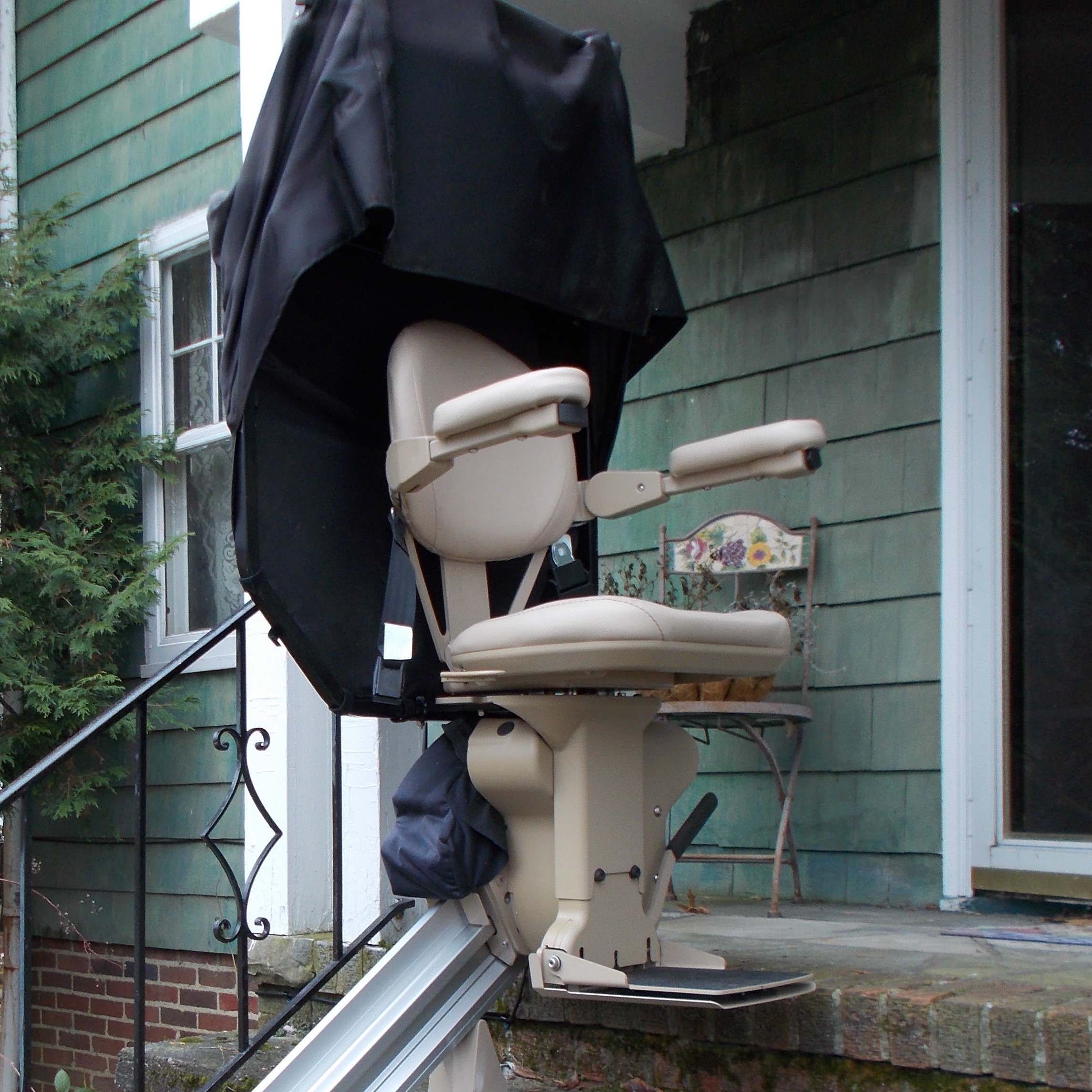 Fauteuil monte-escalier droit compact - Siège confortable pour intérieur et extérieur - Modèles ELAN et ELITE_1