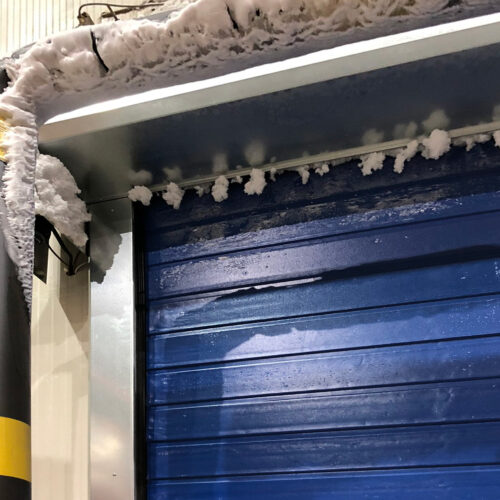 Porte rapide industrielle ZipGO Cold - technologie verticale, grande résistance thermique pour basses températures_1