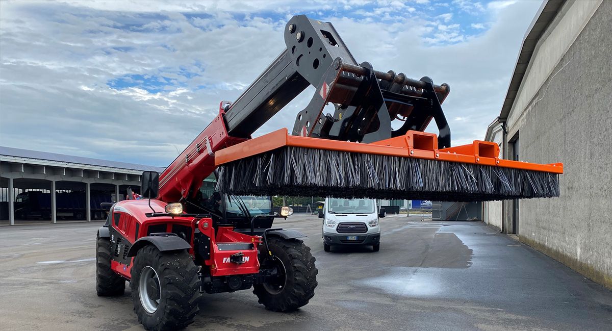 Balai Bergamini avec brosses en polypropylène renforcé pour surfaces inflammables