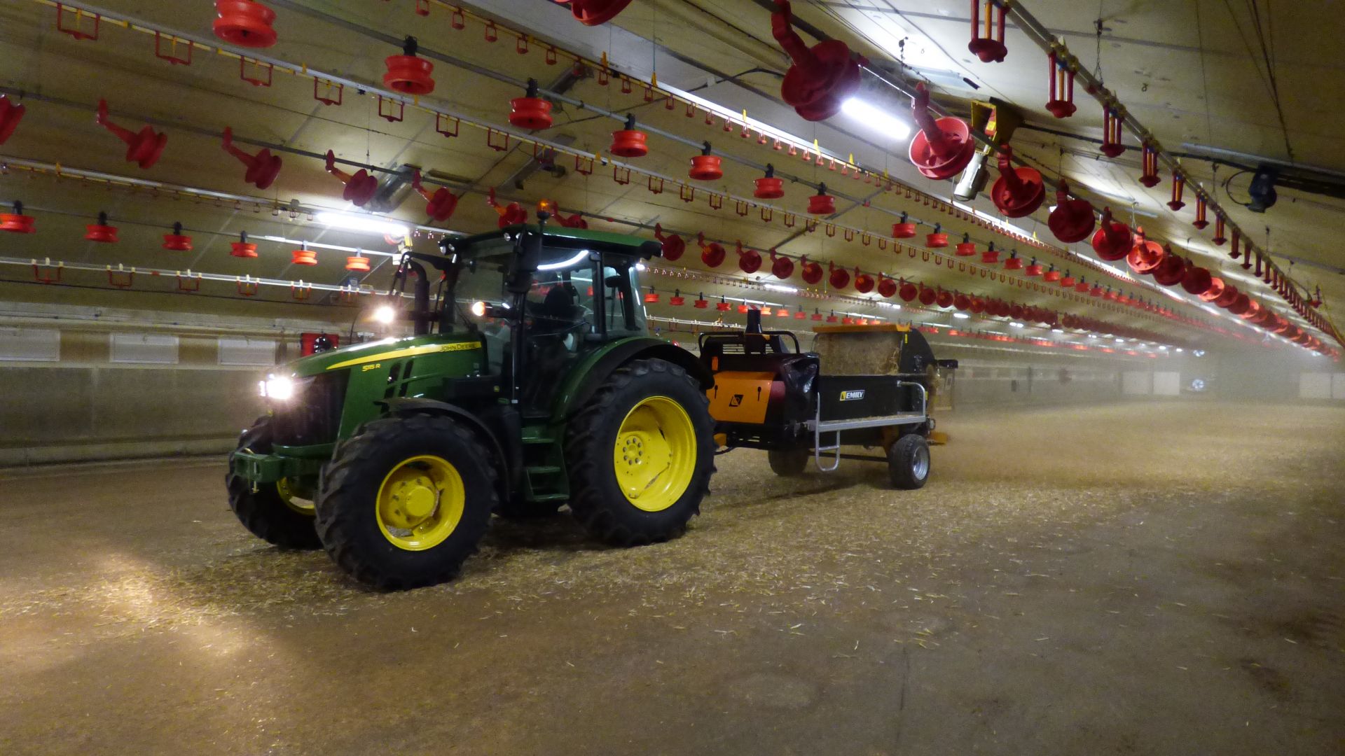 La pailleuse trainée à plateaux vulcano_1