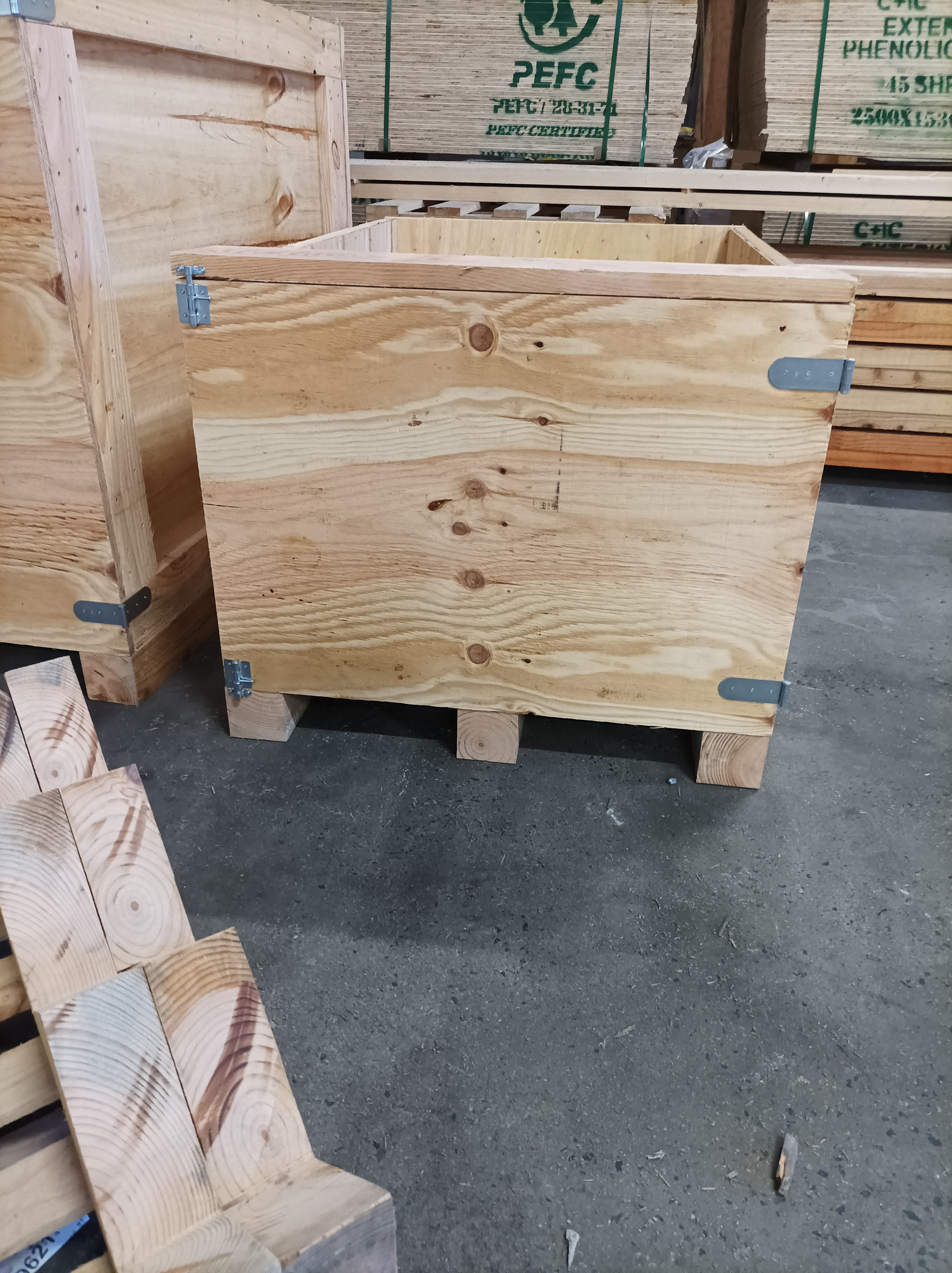 Caisse navette réutilisable sur mesure pour les expéditions  répétées_1