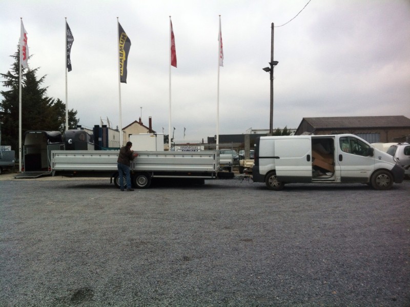 Remorque plateau HUMBAUR HN 306225 GR - 2 essieux, roues surbaissées, ridelles alu_1