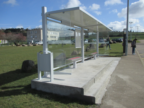 Abri bus cirrus double / structure en acier / bardage en verre trempé et securit / avec banquette / 718 x 145 cm_1