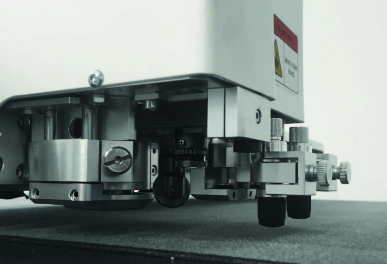 Table de découpe automatique jusqu'à 6 mm avec outil oscillant électrique - TOSINGRAF ADC 5070 plus_1