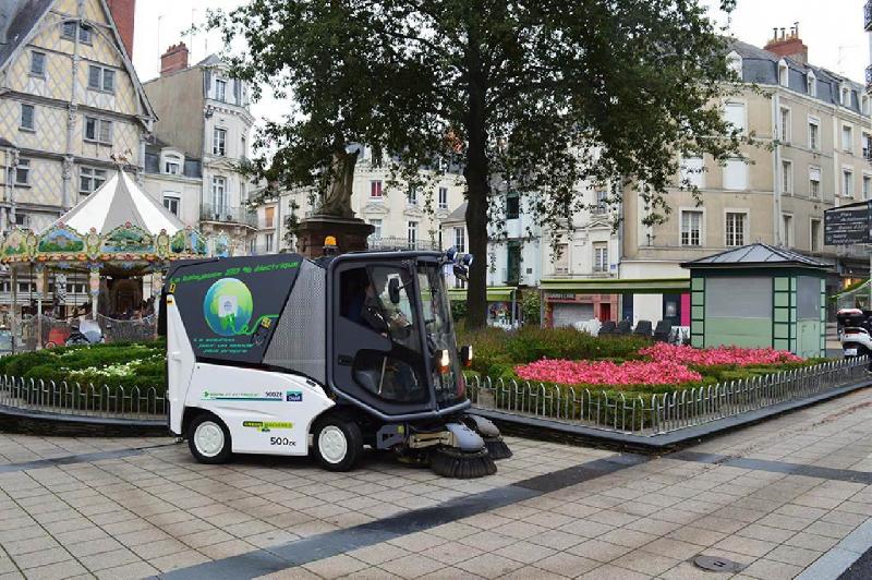 Balayeuse compacte Green Machines 500 ZE (GM5) électrique pour nettoyage de voirie écologique - Batterie lithium-ion - Conception novatrice_1