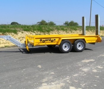 Remorque porte-engins Gourdon 3.5T - 2 essieux - mécanosoudée avec rampes assistées_1