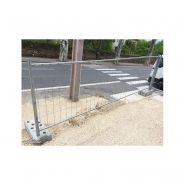 Clôture de chantier mobile avec mailles 100 x 300 mm