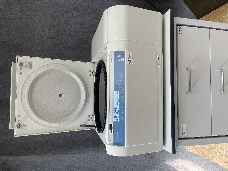 Centrifugeuse Thermo Scientific Heraeus Multifuge X3R_1