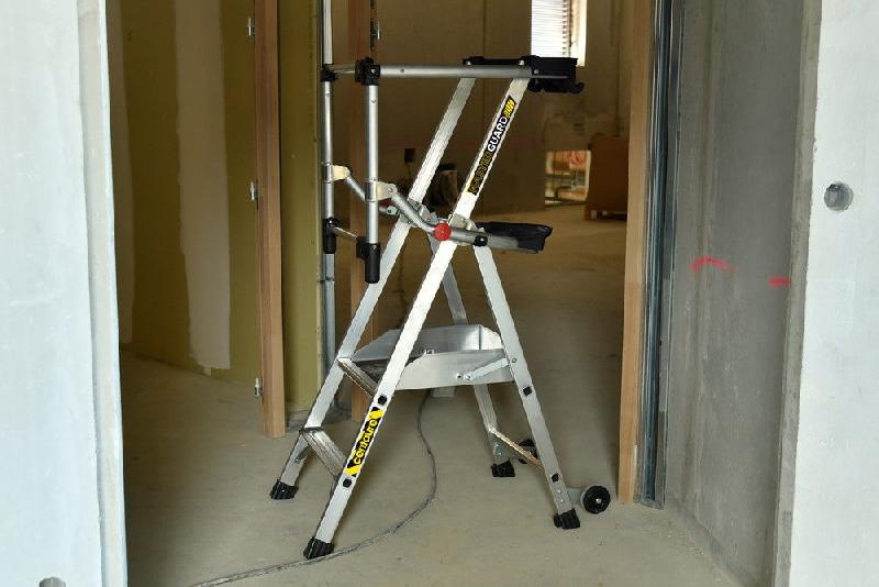 Plate-forme individuelle roulante 2 marches à hauteur fixe - sans stabilisateur - Masterguard_1