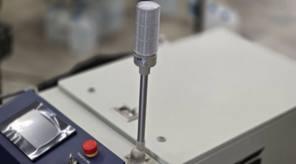 Équipement de décapage laser haute précision pour surfaces métalliques