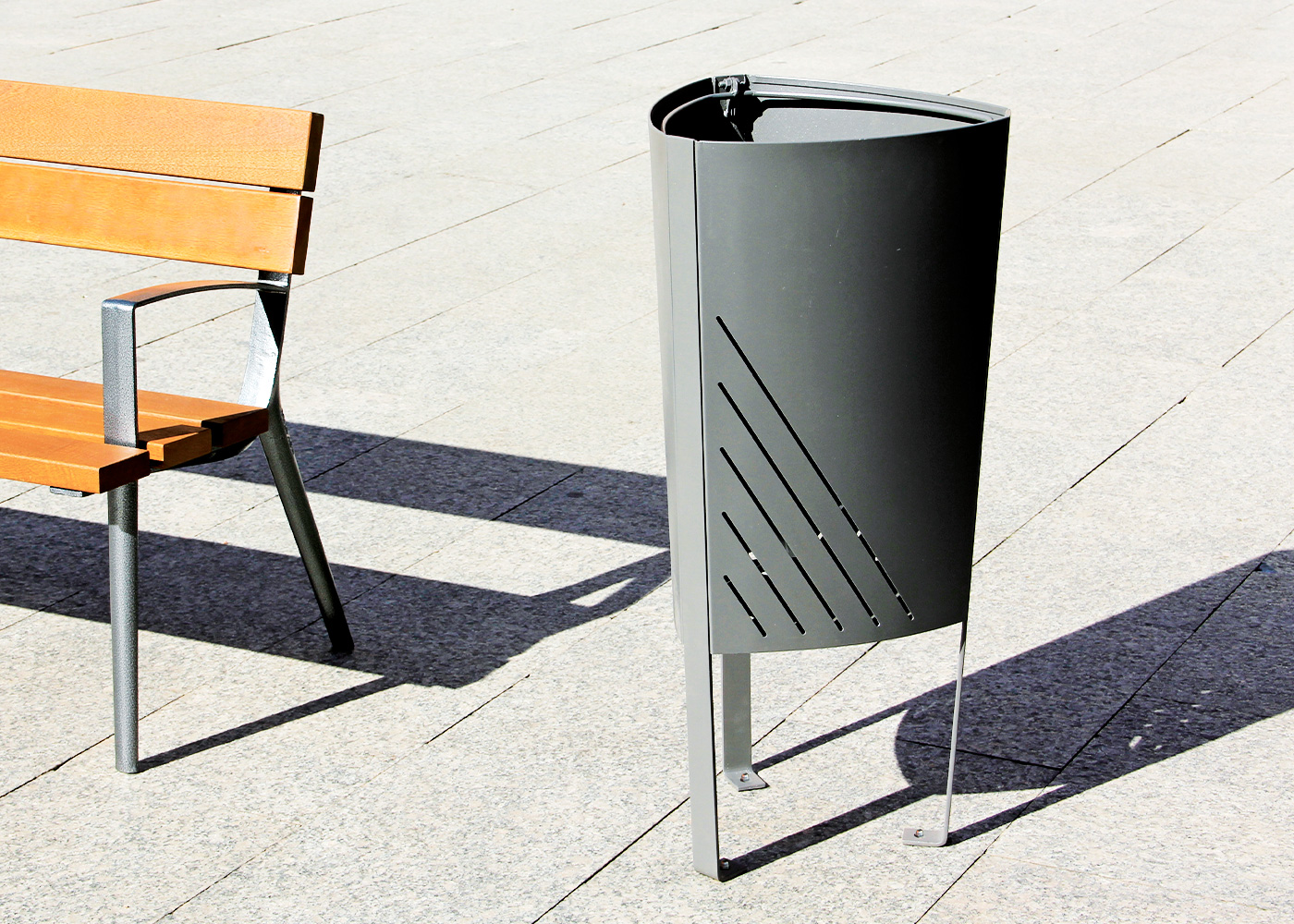 Poubelle publique Argo 80 - acier zingué peint avec seau intérieur et socle pour ancrage_1