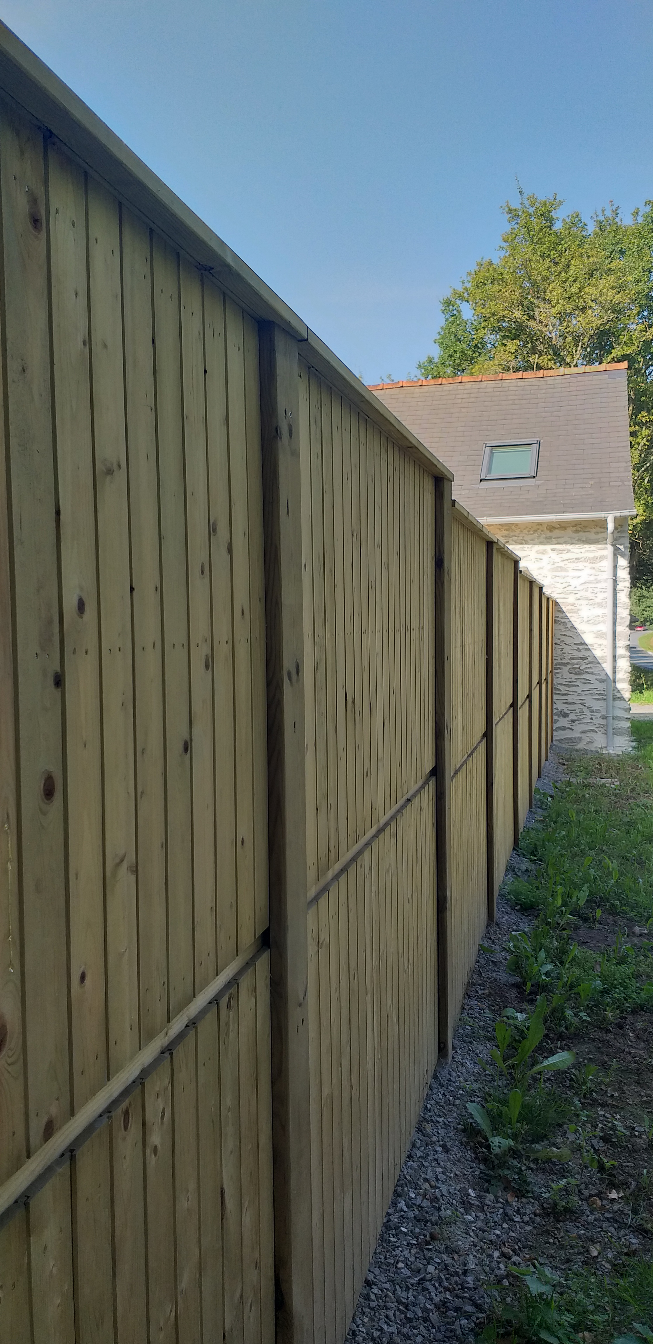 Panneau anti-bruit esthétique pour jardin et espaces extérieurs