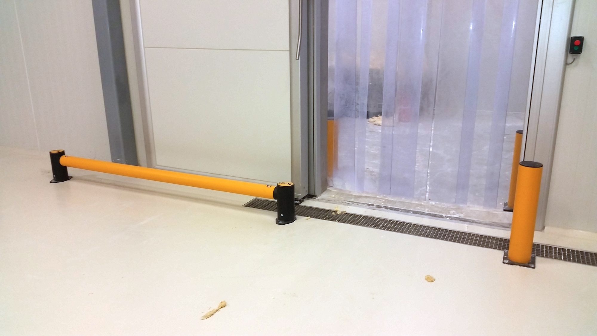 Micro Barrier - Single Rail - Barrière de sécurité intérieure économique pour véhicules légers_1