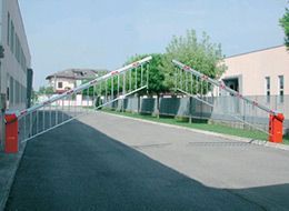 BARRIÈRE LEVANTE AUTOMATIQUE JUSQU'À 6M_1