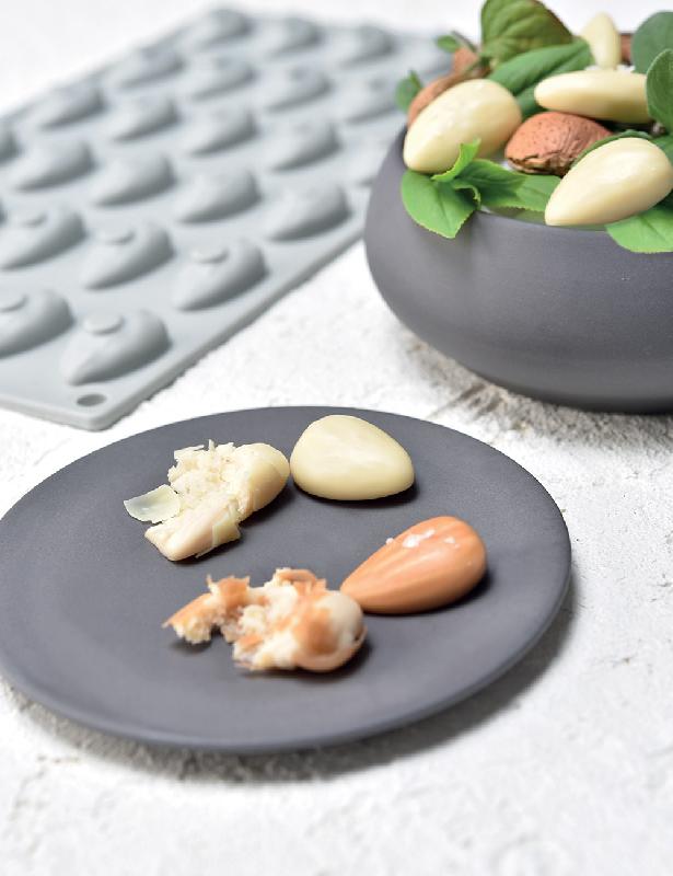 Almond - Moule en silicone Gourmand Horeca Pavoni Italia - 30 empreintes_1