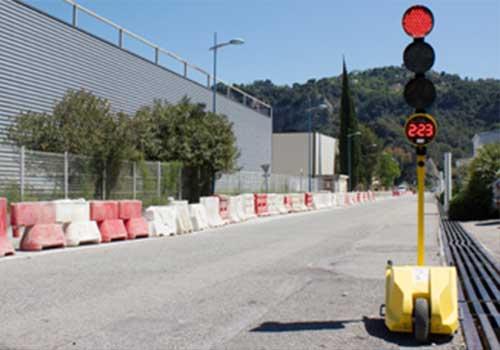 Feux de chantier par 3 - Affichage à 40m - Programmation infrarouge - Autonomie 3 semaines_1