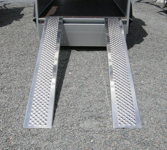 Rampe de chargement pliable sur mesure - toutes formes et tailles - Patrick Remorque_1