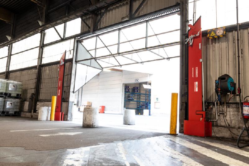 Barrière automatique pivotante verticale à deux côtés avec réinitialisation manuelle type AB BVD MR_1