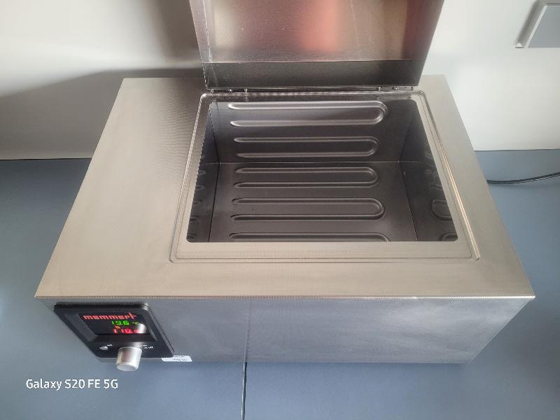 Bain-marie de laboratoire MEMMERT WNE 14_1