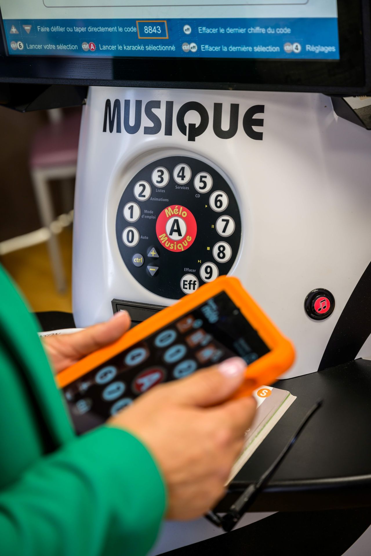 Borne musicale interactive Mélo - Symphonie - Pour personnes âgées - 4000 musiques_1