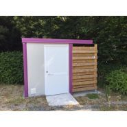 Cabine sanitaire avec lavabo PMR, miroir orientable et barres de maintien