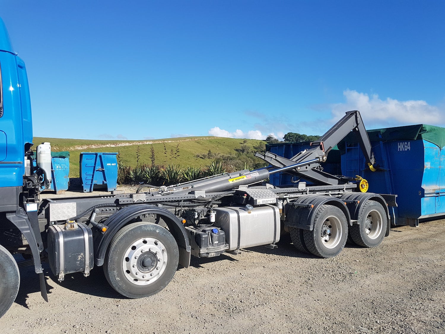 Bras amovible HPC pour camion - capacité 24 à 28T - système multi-caissons_1
