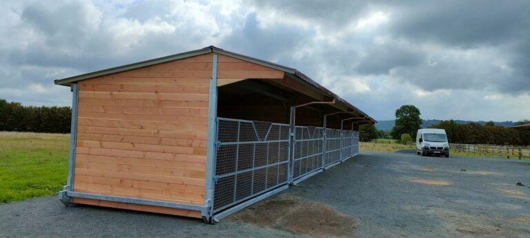 Abri de stabulation PRO LCI Cheval - robuste, personnalisable, fabrication française_1