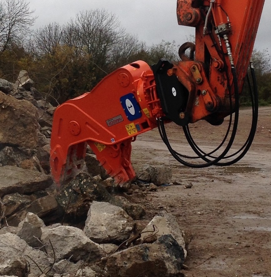 Broyeur à béton fixe avec booster 750 bar - 5 modèles pour pelles de 12 à 50 tonnes_2