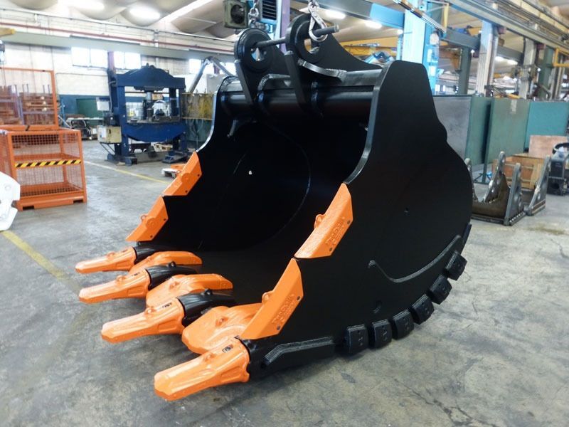 Godet carrière pour pelle jusqu'à 120 tonnes_2