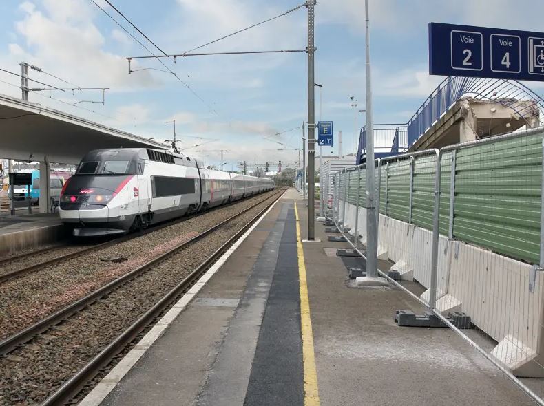 Barrière de sécurité conçue pour sécuriser les chantiers de construction - Klostab_1