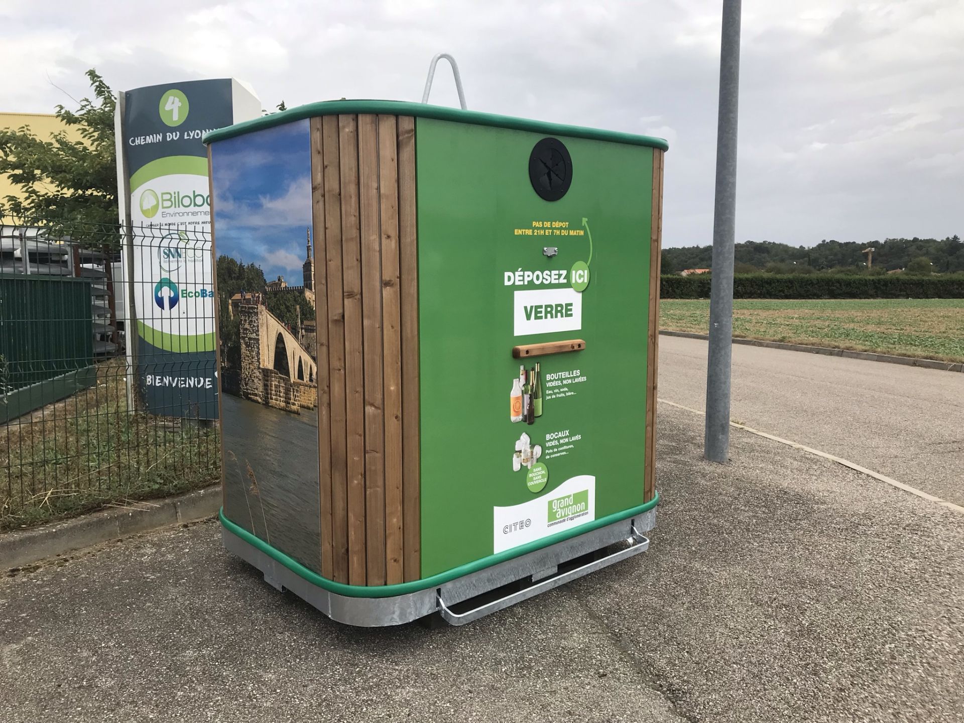 Conteneur aérien néométal d'apport volontaire_1