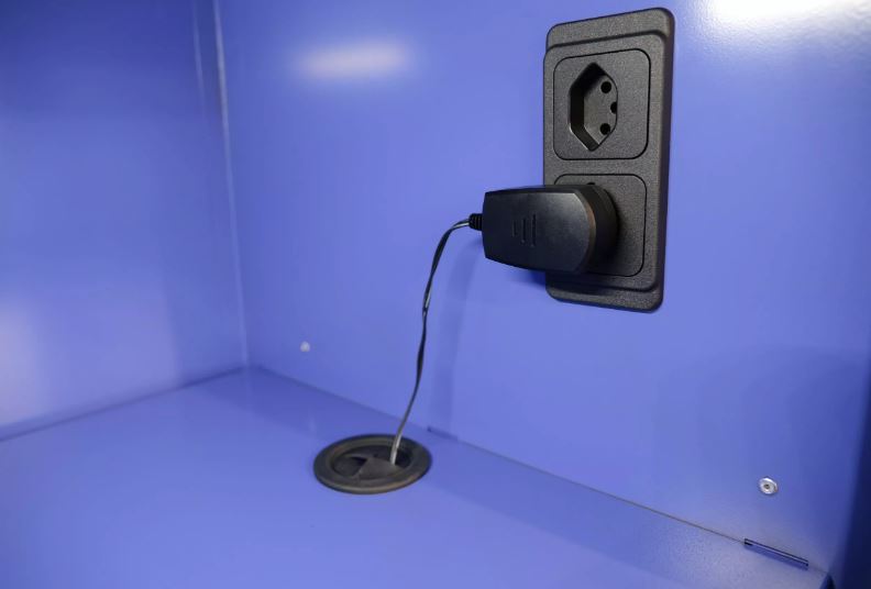 Casier intérieur sécurisé et borne de recharge pour trottinettes électriques - TrotCase_1